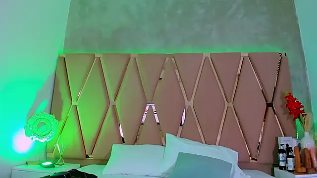 Emily Black1 online show from 04-17-26, 12:35