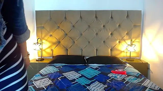 laura hotties online show from 03-21-25, 12:50