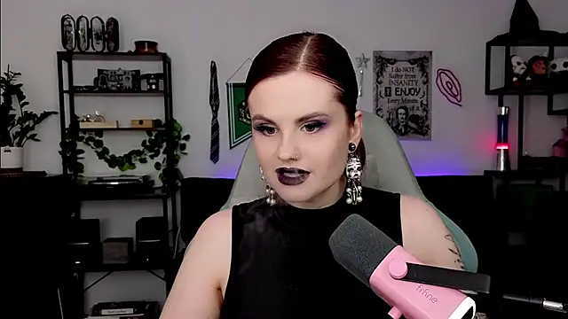 Della Ideal online show from 03-22-26, 06:33