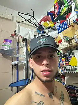 Snapshot of Cristopher1112 chatting on 02-26-26, 04:33 Cristopher1112 online show from 02-26-26, 04:33