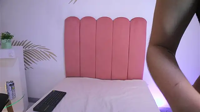 DaphneGlas online show from 02-27-25, 08:31