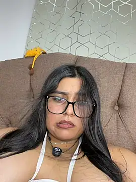 Snapshot of virginbrunette99 chatting on 07-05-26, 05:47 virginbrunette99 online show from 07-05-26, 05:47
