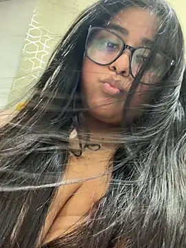 Snapshot of virginbrunette99 chatting on 07-17-26, 06:31 virginbrunette99 online show from 07-17-26, 06:31