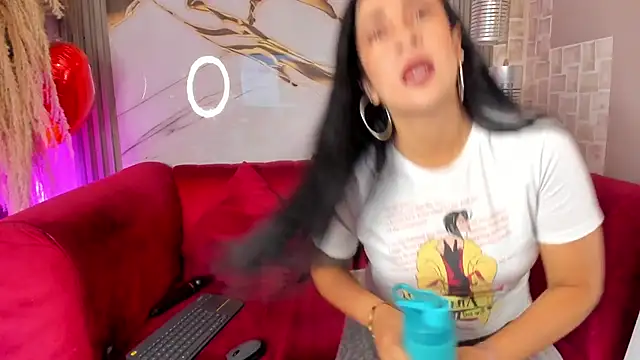 Bella williamss  online show from 11-20-25, 07:46