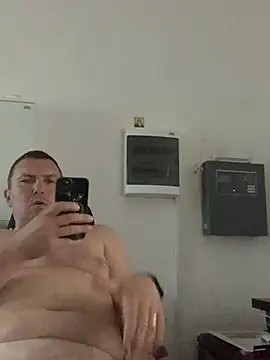 Snapshot of Mike8523 chatting on 05-17-26, 05:31 Mike8523 online show from 05-17-26, 05:31