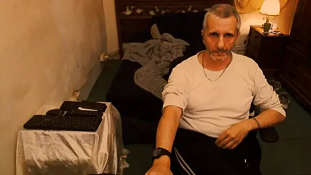 maxdaddy690 online show from 10-06-25, 09:12