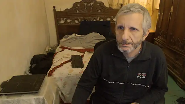 maxdaddy690 online show from 12-22-25, 02:36