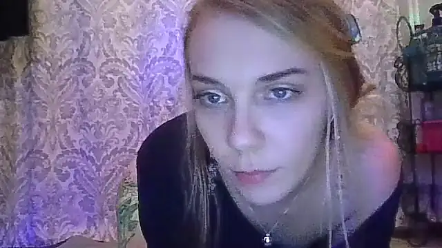 Snapshot of qtkayyzzxoxo chatting on 03-09-25, 02:39 qtkayyzzxoxo online show from 03-09-25, 02:39