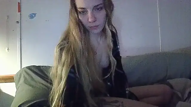 Snapshot of qtkayyzzxoxo chatting on 03-17-25, 07:37 qtkayyzzxoxo online show from 03-17-25, 07:37