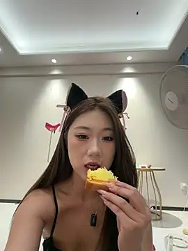 Snapshot of Xiaoxia-Baby chatting on 05-30-26, 12:19 Xiaoxia-Baby online show from 05-30-26, 12:19