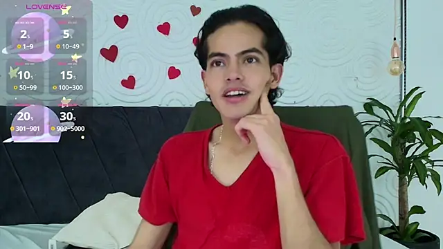 Snapshot of Maximoherrera_16 chatting on 04-22-26, 07:15 Maximoherrera 16 online show from 04-22-26, 07:15