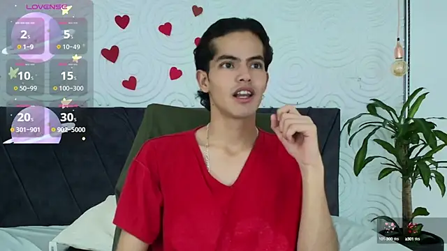 Snapshot of Maximoherrera_16 chatting on 04-27-26, 12:47 Maximoherrera 16 online show from 04-27-26, 12:47