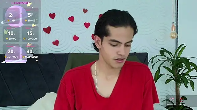 Snapshot of Maximoherrera_16 chatting on 04-30-26, 12:33 Maximoherrera 16 online show from 04-30-26, 12:33