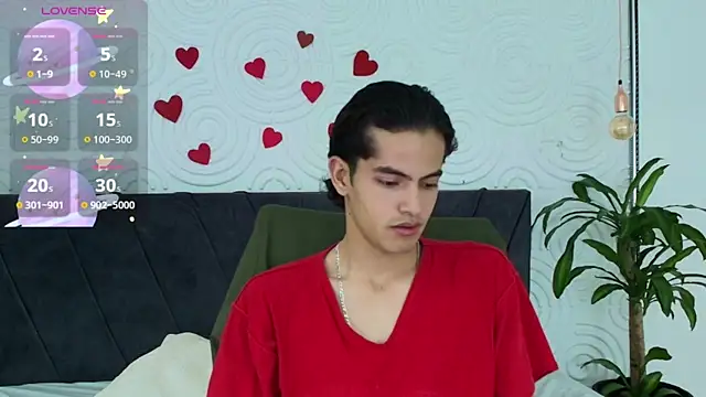 Snapshot of Maximoherrera_16 chatting on 05-06-26, 12:21 Maximoherrera 16 online show from 05-06-26, 12:21