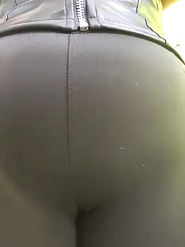 roxanasexy2025 online show from 03-19-26, 04:00