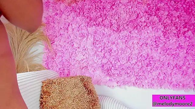 Melodymoore  online show from 11-13-25, 10:08