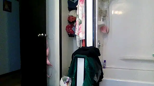 Snapshot of mrstoxox4594 chatting on 05-15-26, 10:22 mrstoxox4594 online show from 05-15-26, 10:22