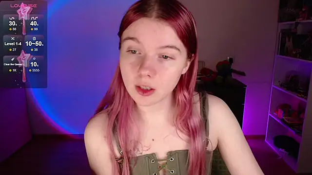 Strawberry juli online show from 11-15-25, 09:39