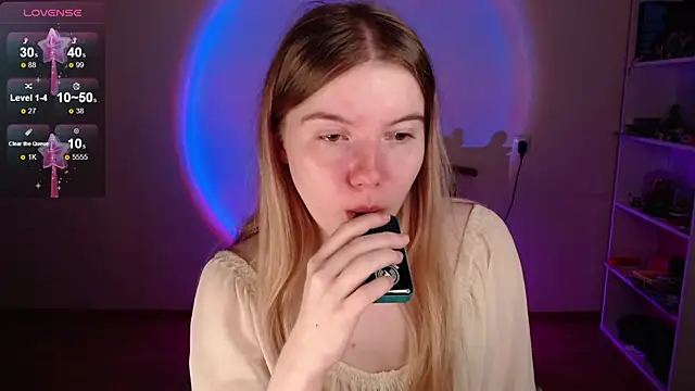 Strawberry juli online show from 05-04-26, 01:12