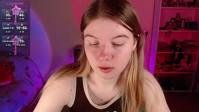 Snapshot of Strawberry_juli chatting on 05-20-26, 03:13 Strawberry juli online show from 05-20-26, 03:13