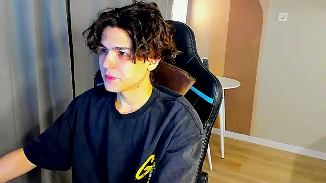 Snapshot of TravisRevas chatting on 02-28-26, 03:51 TravisRevas online show from 02-28-26, 03:51