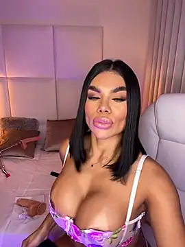 Snapshot of Amylewisq chatting on 03-06-25, 04:30 Amylewisq online show from 03-06-25, 04:30