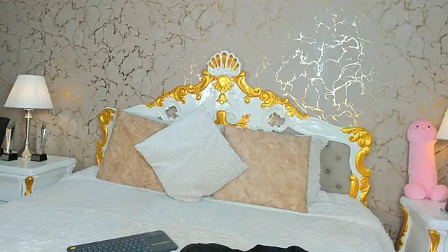 ScarlettWallace online show from 03-11-25, 10:31