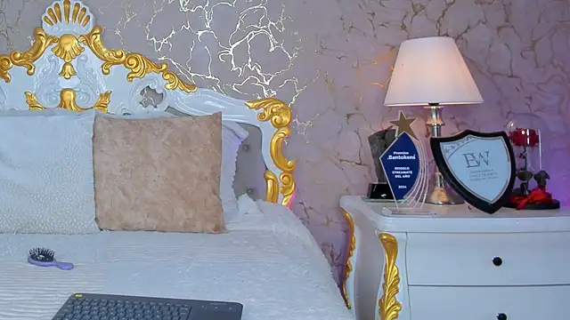 ScarlettWallace online show from 03-13-25, 06:23