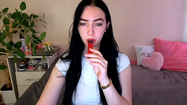 Snapshot of WildKittenX_ chatting on 06-12-26, 04:00 WildKittenX online show from 06-12-26, 04:00