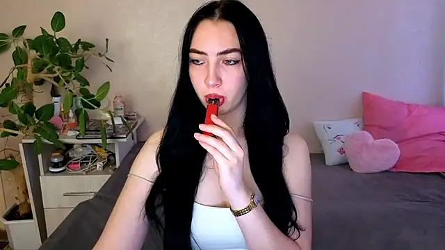 Snapshot of WildKittenX_ chatting on 06-14-26, 04:03 WildKittenX online show from 06-14-26, 04:03