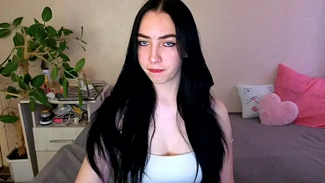 Snapshot of WildKittenX_ chatting on 06-15-26, 04:04 WildKittenX online show from 06-15-26, 04:04