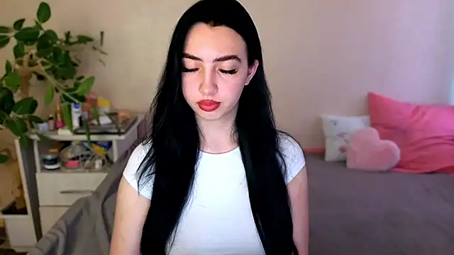 Snapshot of WildKittenX_ chatting on 06-25-26, 04:01 WildKittenX online show from 06-25-26, 04:01