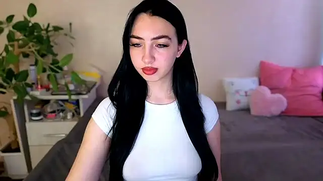 Snapshot of WildKittenX_ chatting on 06-28-26, 04:07 WildKittenX online show from 06-28-26, 04:07