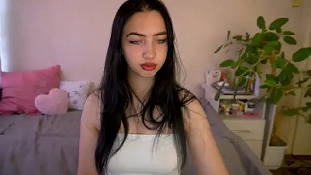Snapshot of WildKittenX_ chatting on 07-18-26, 04:38 WildKittenX online show from 07-18-26, 04:38