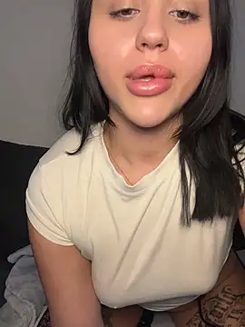 milabigassxoxo online show from 10-14-25, 04:19