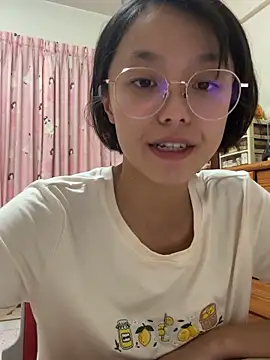 Snapshot of ladypaggy chatting on 04-20-26, 03:37 ladypaggy online show from 04-20-26, 03:37