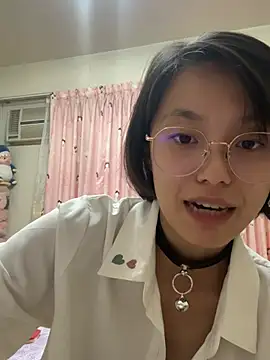Snapshot of ladypaggy chatting on 04-29-26, 02:43 ladypaggy online show from 04-29-26, 02:43