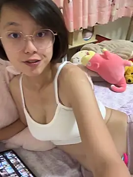 Snapshot of ladypaggy chatting on 05-06-26, 04:56 ladypaggy online show from 05-06-26, 04:56