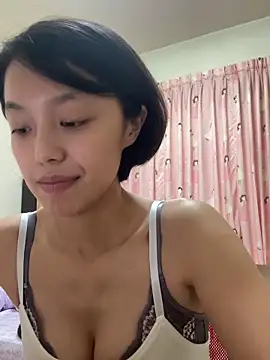 Snapshot of ladypaggy chatting on 05-09-26, 02:11 ladypaggy online show from 05-09-26, 02:11