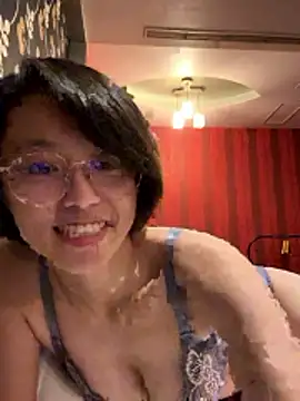 Snapshot of ladypaggy chatting on 05-10-26, 06:51 ladypaggy online show from 05-10-26, 06:51