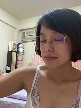 Snapshot of ladypaggy chatting on 05-13-26, 03:31 ladypaggy online show from 05-13-26, 03:31