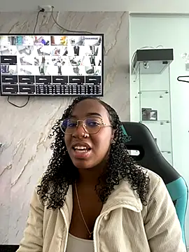 Snapshot of Qeen_blackk chatting on 09-09-25, 08:19 Qeen blackk online show from 09-09-25, 08:19