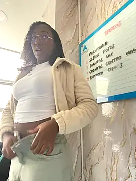 Snapshot of Qeen_blackk chatting on 10-14-25, 09:15 Qeen blackk online show from 10-14-25, 09:15