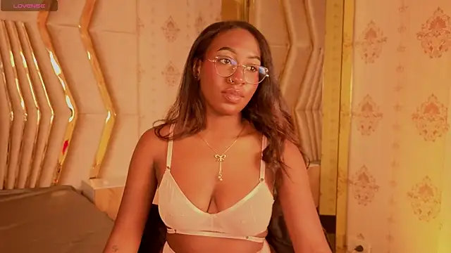 Snapshot of Qeen_blackk chatting on 02-06-26, 11:52 Qeen blackk online show from 02-06-26, 11:52