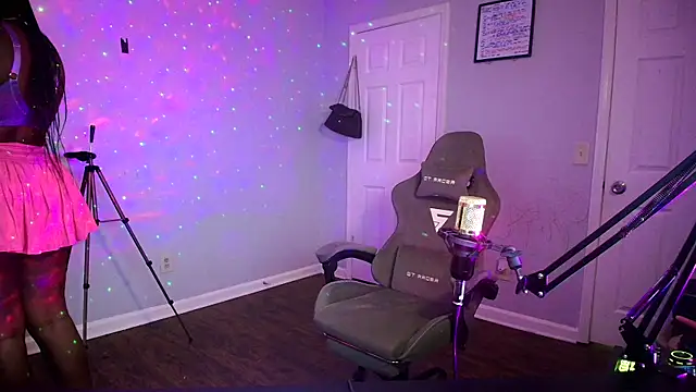 lovelyenigma365 online show from 04-05-26, 12:41