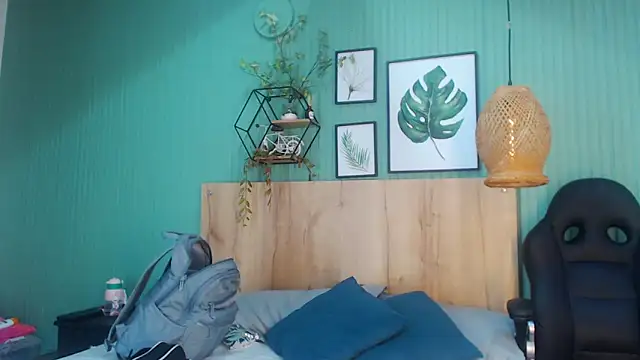 yessila parker online show from 12-04-25, 04:48