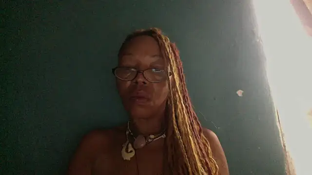 Ladyzee25 online show from 10-24-25, 12:56