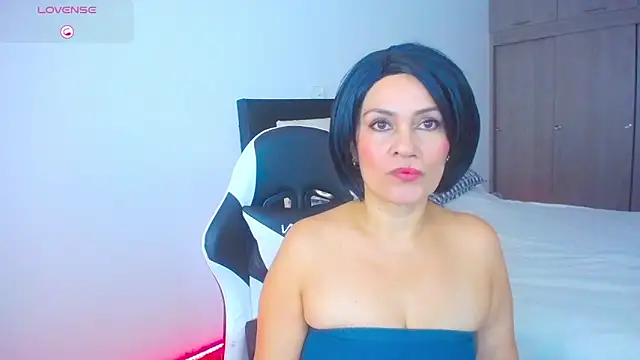 CarolinneFiotti online show from 11-03-25, 01:56