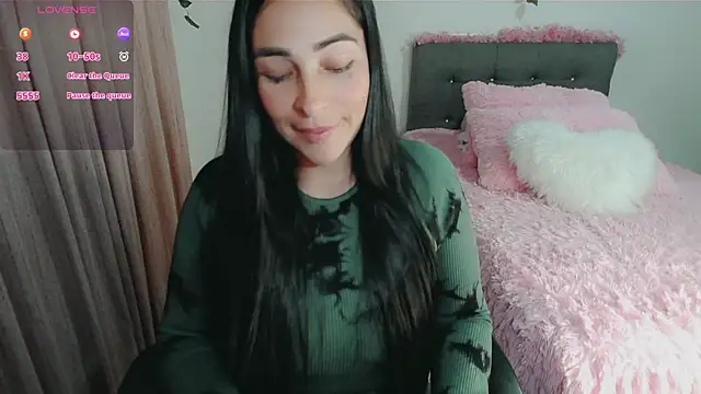 luna lgomez  online show from 10-28-25, 01:42