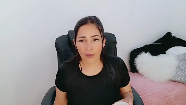 luna lgomez  online show from 03-27-26, 01:33